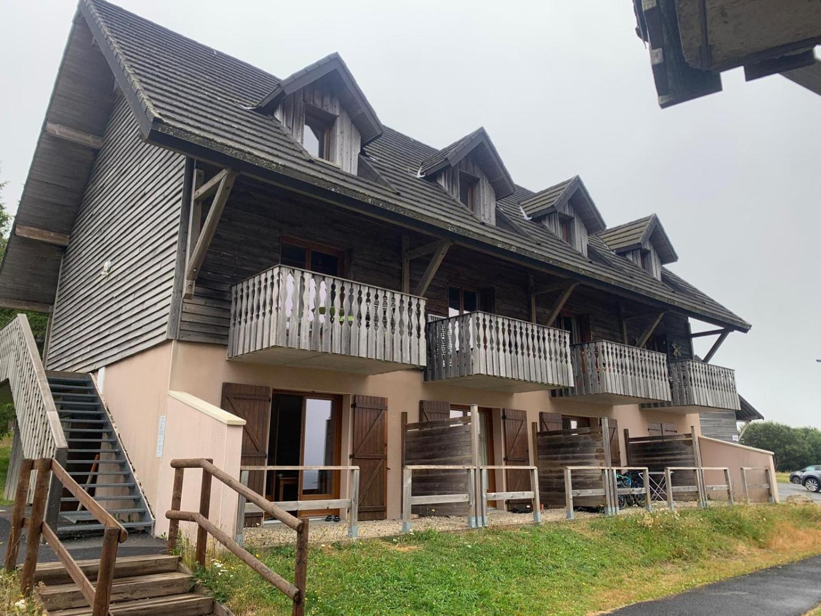 Appartement Dans Residence Bois De La Reine, Besse Et Saint Anastaise Eksteriør billede